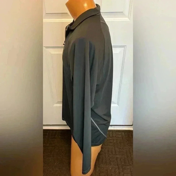 OGIO Women’s Pullover Size Med by measure-tags faded. Rabbit Face logo signature - Picture 6 of 16